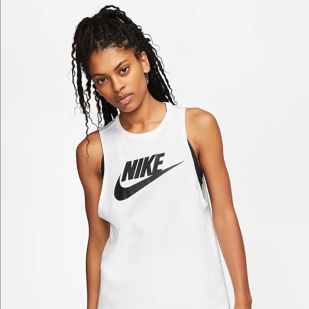 Nike tank top 🤍